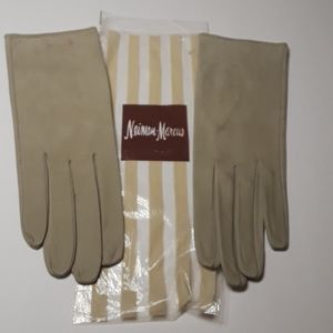 c Beautiful Roger Fare Neumann Marcus Grey leather Driving gloves